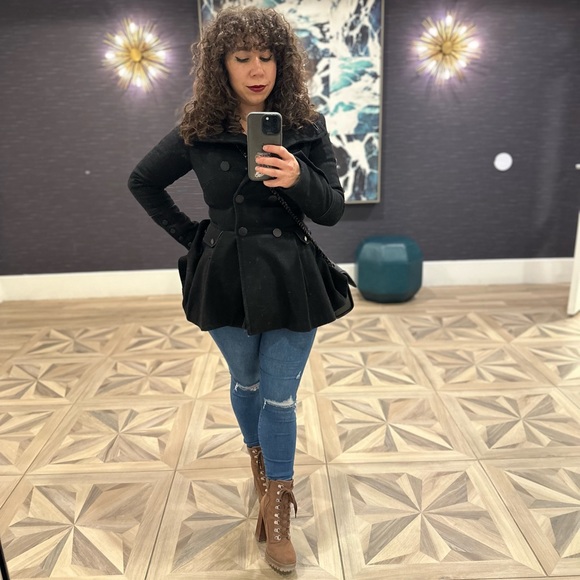 Meet your Posher, Stephanie - Picture 3 of 7